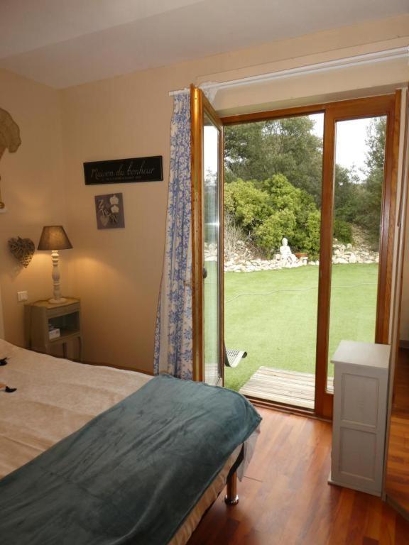 Chambre Le Mas D'Adelice Taulignan Экстерьер фото